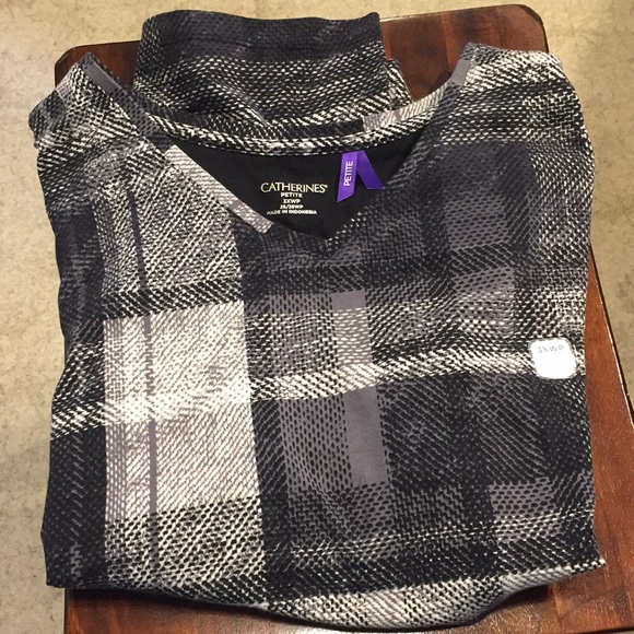 SOLD Catherine V Neck Plaid Top - Picture 2 of 10